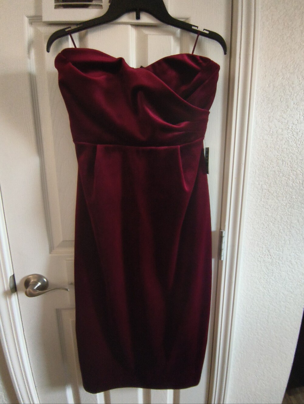 EXPRESS Strapless Velvet Sheath Dress in Deep Wine